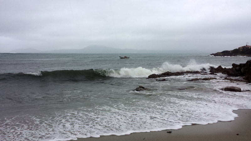 Sardegna, allerta meteo: vento e mareggiate