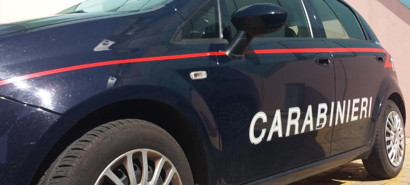 Tempio. Furto in profumeria: arrestata una donna