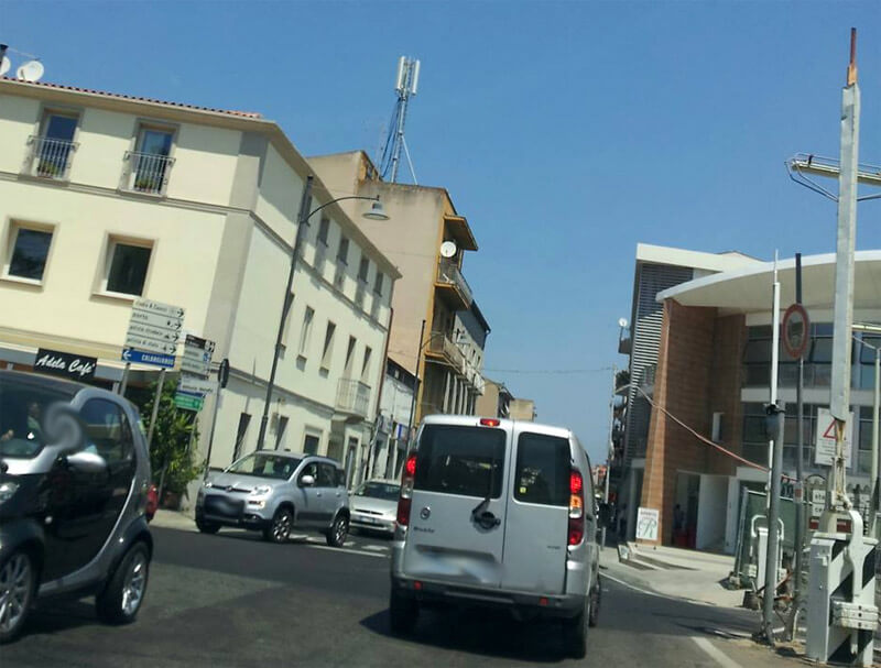 Antenna in via Mameli: partono le proteste. Carzedda: è contro il regolamento