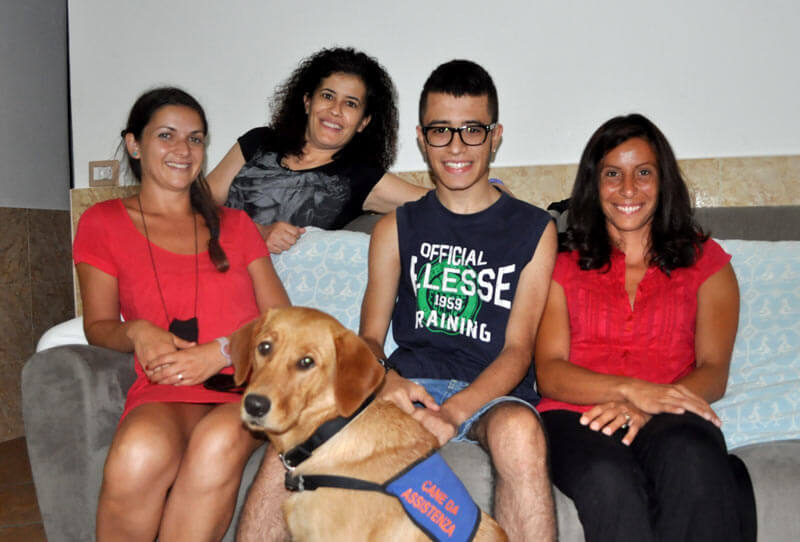 Fabrizio e Kira: a Olbia il primo cane assistente per disabili