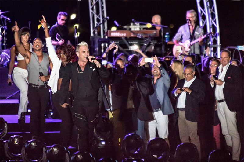 Robbie Williams: successo per il concerto de luxe al Cala di Volpe