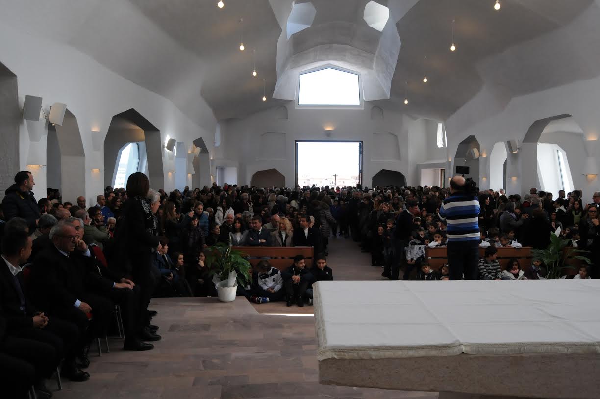 Olbia, San Michele Arcangelo: grande folla per la prima messa