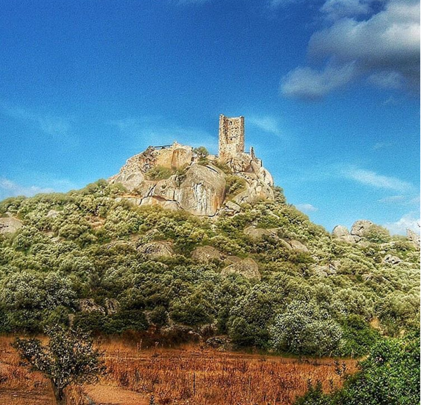 Olbia: un inizio di primavera alla scoperta del castello di Pedres