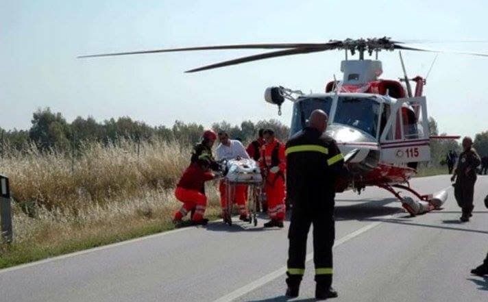 Cade dal viadotto con la moto: centauro ricoverato