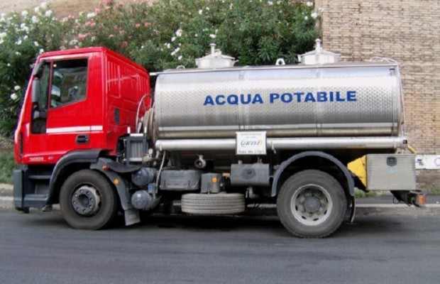 L'acqua non è potabile, Abbanoa predispone le autobotti