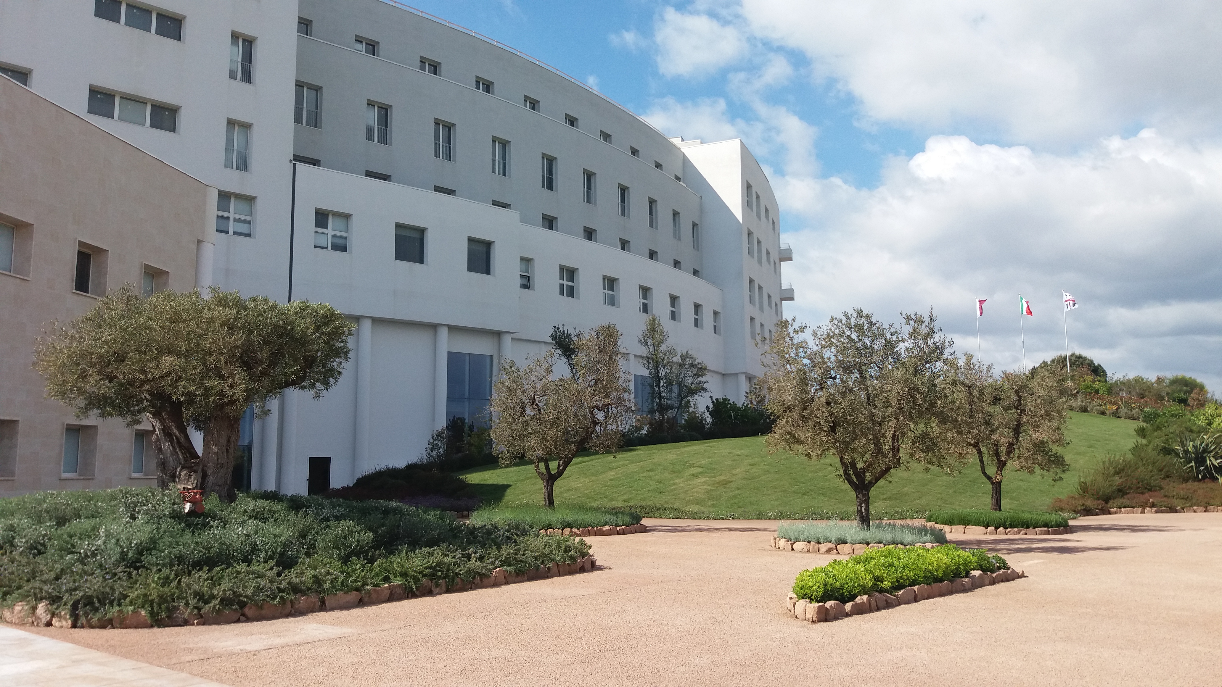 Mater Olbia: fondo milanese acquisisce ospedale e terreni per 45 milioni, nessun cambiamento per pazienti e personale