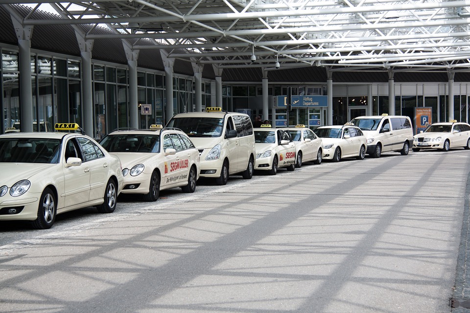 Sardegna, taxi, NCC e natanti: ecco dove e quando presentare la domanda