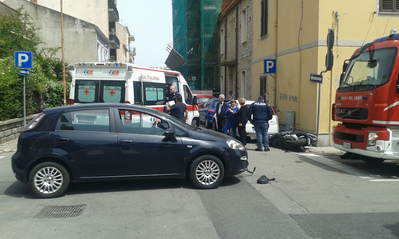 Olbia, incidente in via Venezia: auto contro scooter