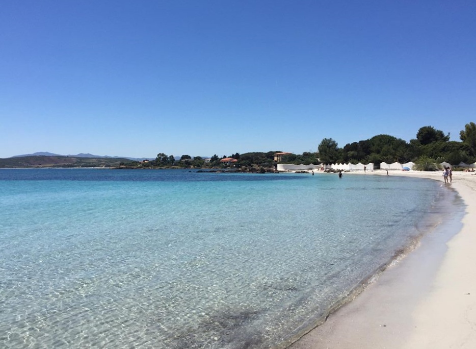 Olbia, primo caldo: spiagge prese d'assalto