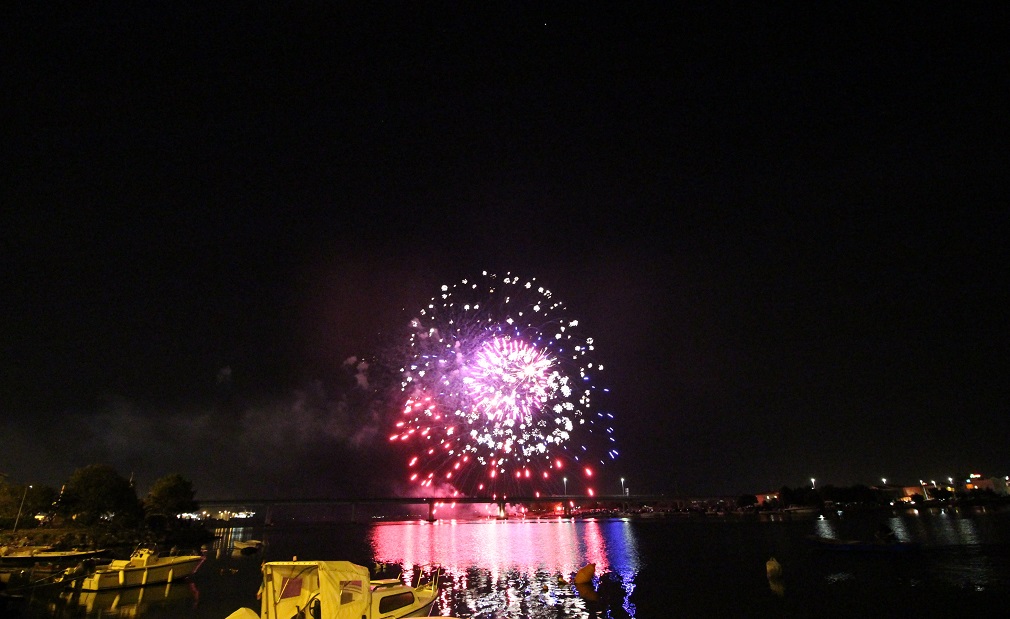 Olbia, San Simplicio: in migliaia per vedere i fuochi d'artificio