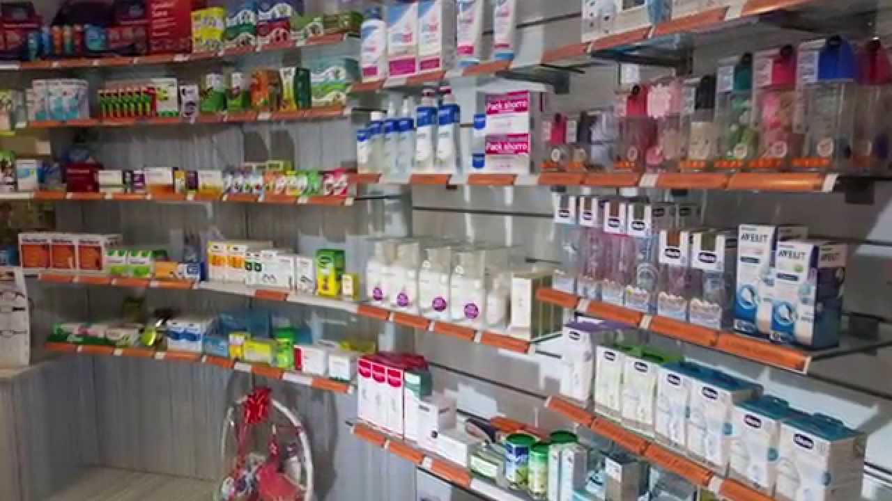 Rubano in farmacia: giovane coppia nei guai