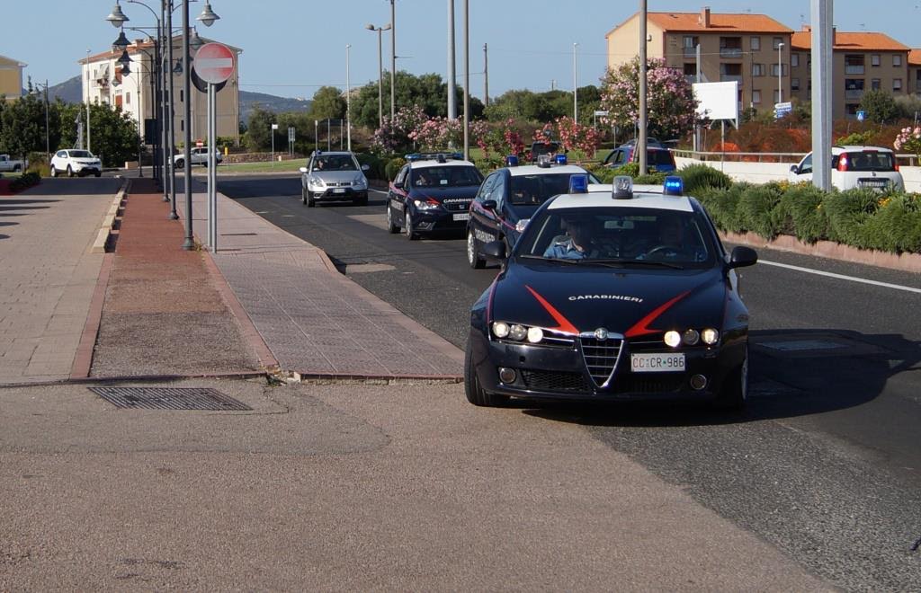 Olbia, tenta si svaligiare un outlet: arrestato 27enne