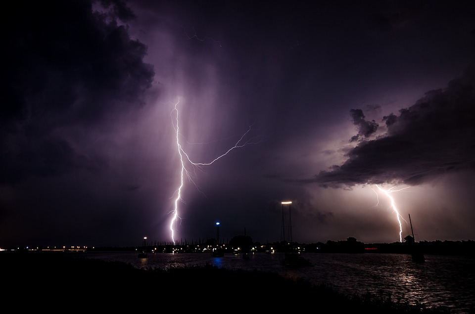 Maltempo, estesa l'allerta meteo: forti piogge e grandinate