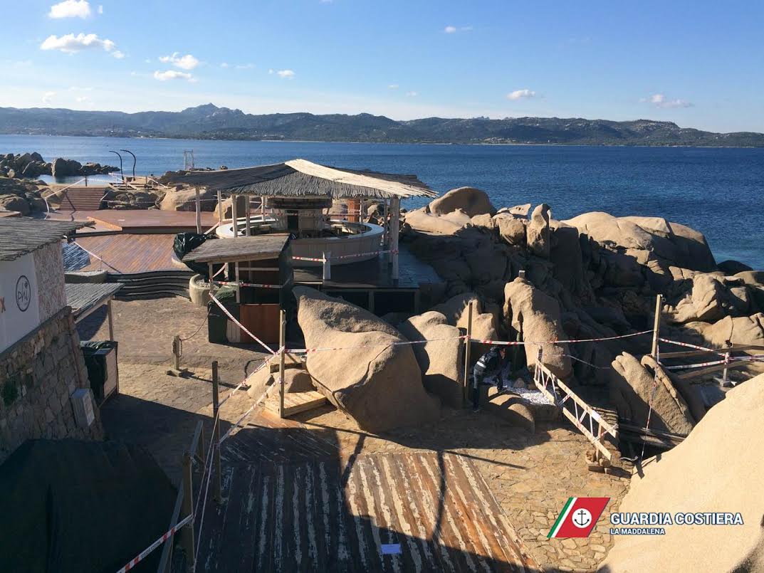 Phi Beach: sequestrato parte del locale