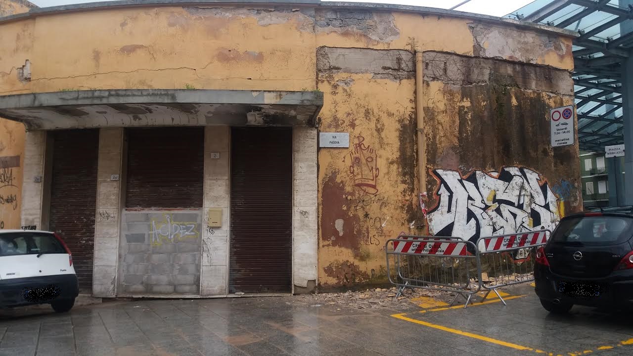 Olbia: l'ex cinema Astra cade a pezzi