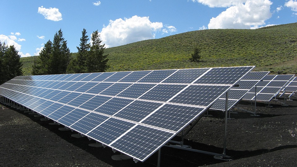 Sardegna: calano i consumi elettrici e produzione di energia fotovoltaica