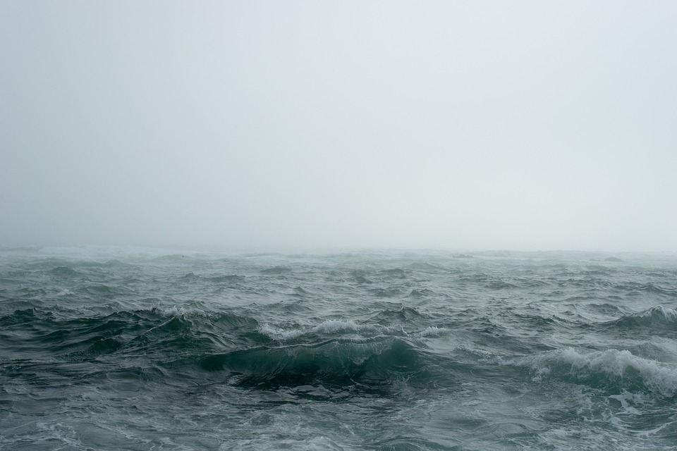 Allerta meteo: il maestrale a 140 km/h fa danni in tutto il nord-est