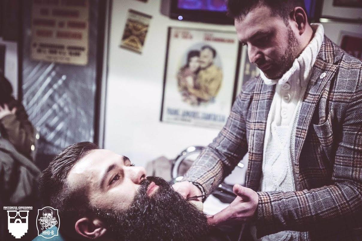 Olbia, ecco il barbiere che apre solo il lunedì: Barber Monday by Niko Veccia