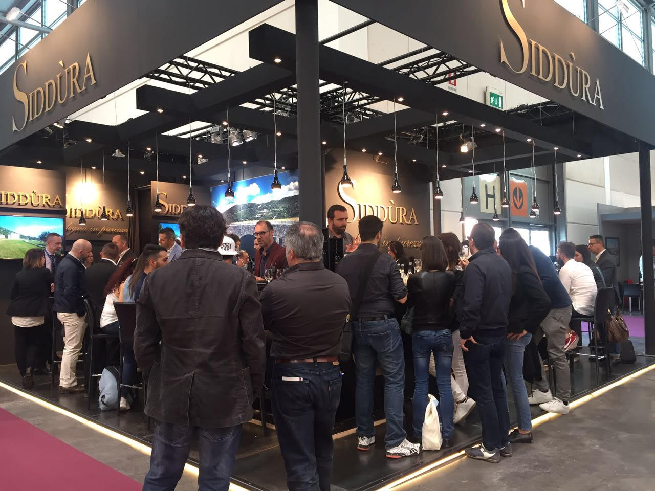 Vinitaly, enorme successo per i vini Siddùra: 