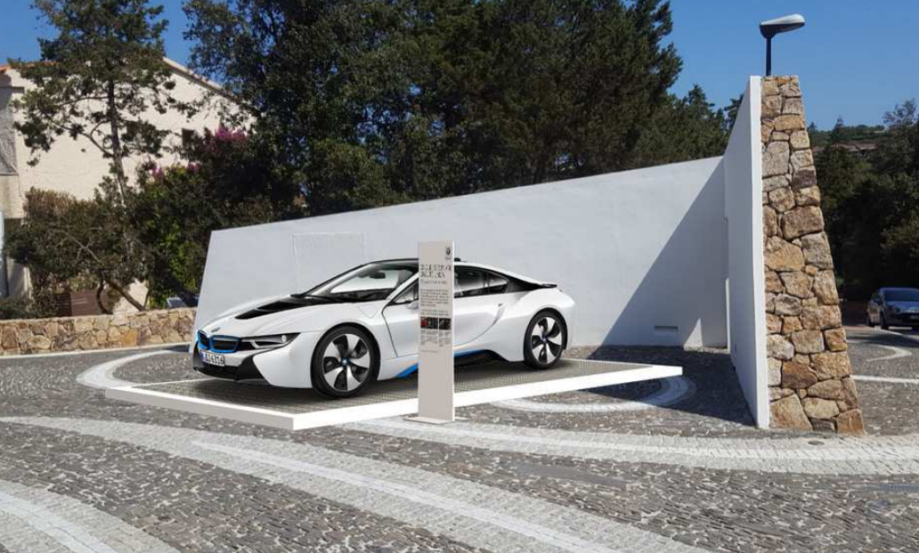 A Porto Rotondo sbarca Bmw Italia: ecco le colonnine per auto elettriche