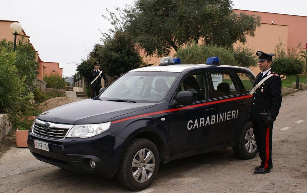 Gallura, assalto al bancomat: trovata l'auto della banda