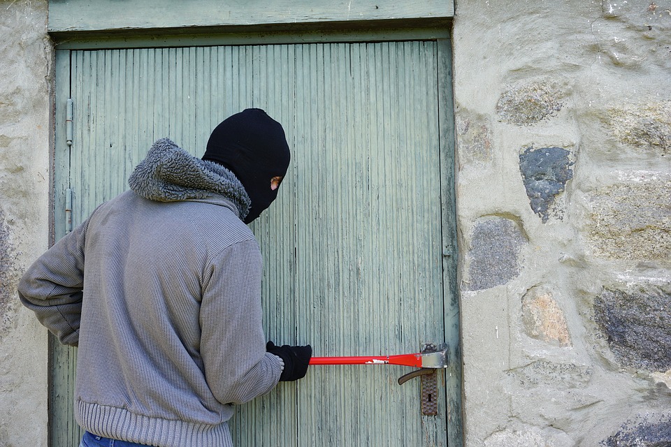 Nord Sardegna. Furti in ville e appartamenti: la banda si costituisce