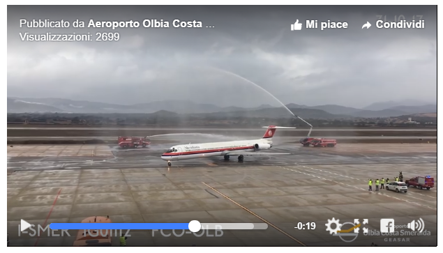 *VIDEO* Olbia: ecco l'ultimo saluto all'Md-80 Meridiana