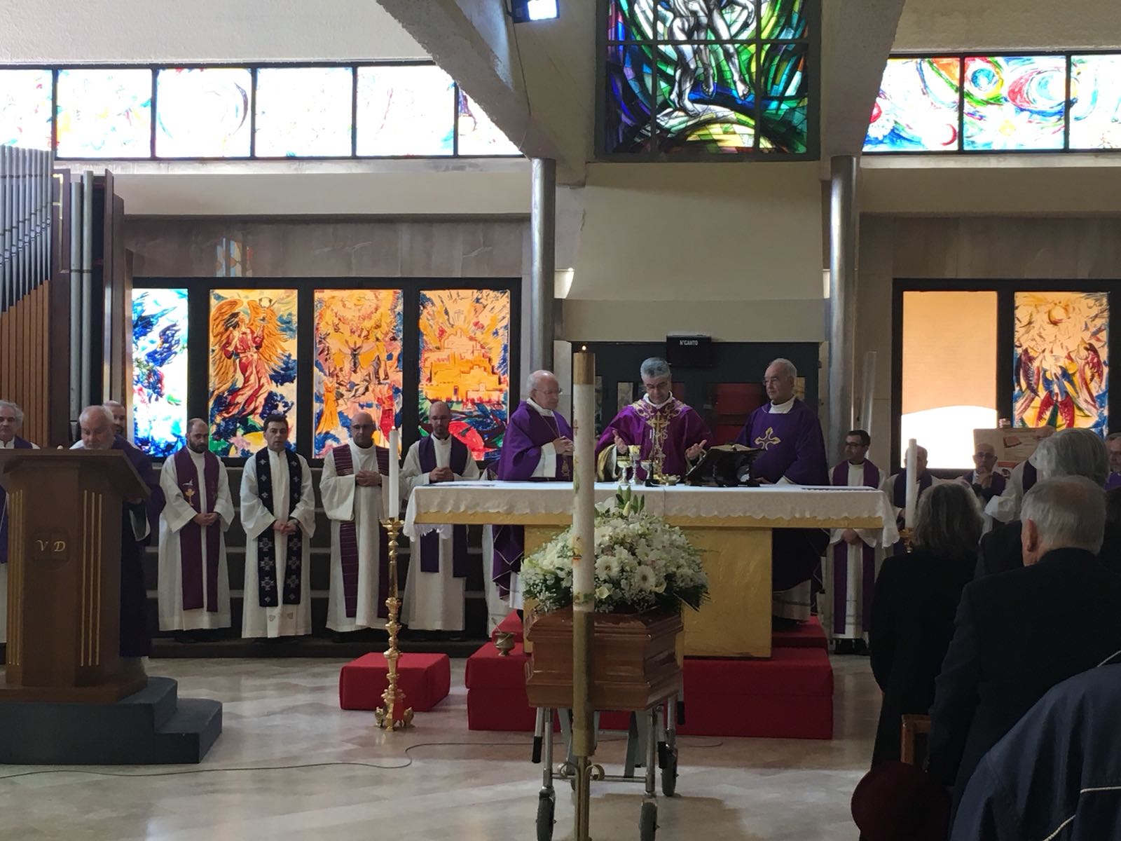 Olbia: chiesa gremita per l'addio al diabetologo Sanciu