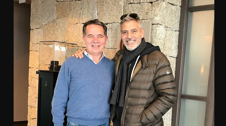 George Clooney a Olbia: selfie con Nizzi e sopralluogo a Venafiorita