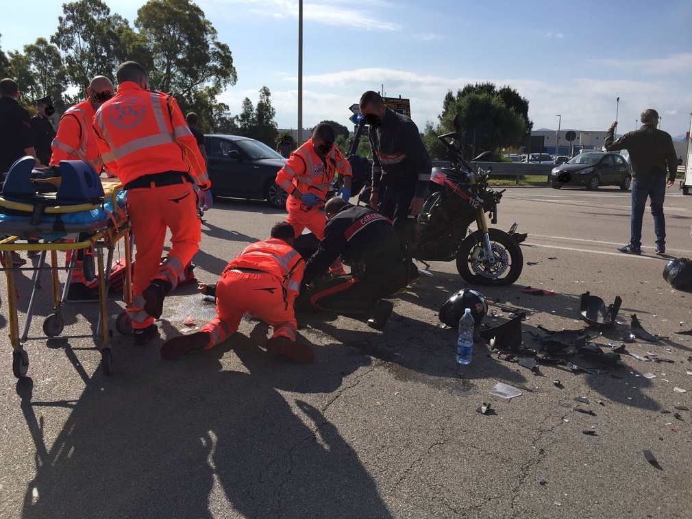 Olbia, scontro furgone-moto: ferito carabiniere