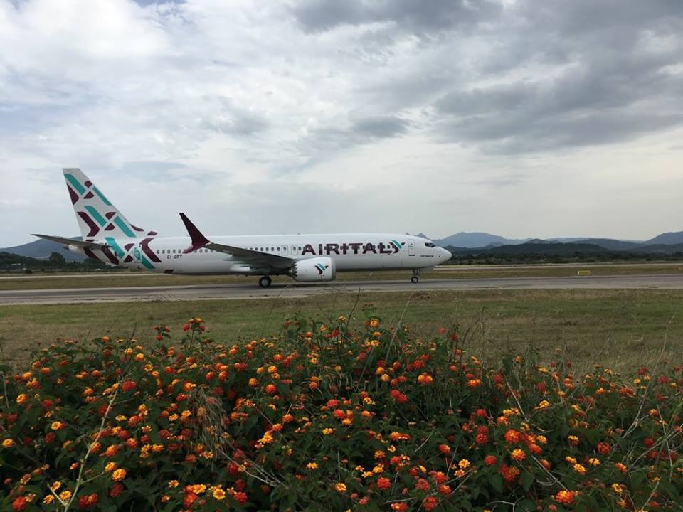 Olbia: il nuovissimo B737 Max 8 di Air Italy atterra per la prima volta al Costa Smeralda