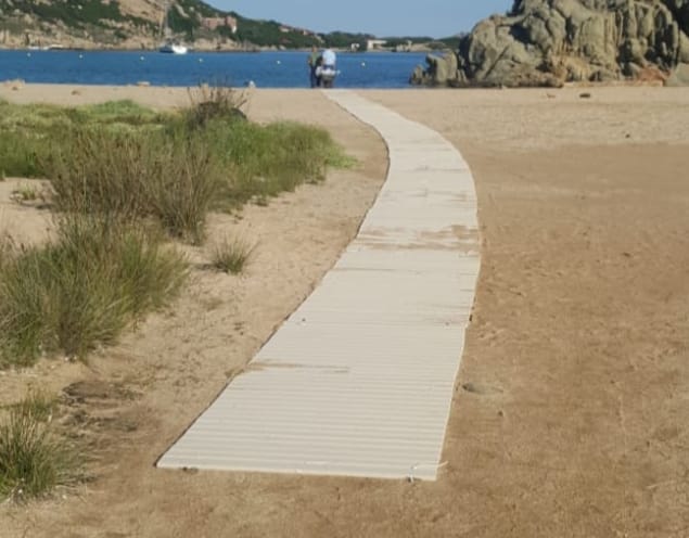 La Maddalena e Caprera: ecco le spiagge attrezzate con passerelle