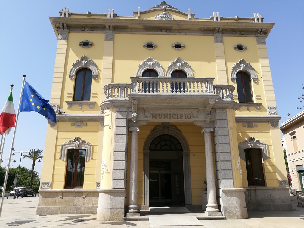 Olbia, guerra fredda in Comune: dirigente Palermo sospesa per 6 mesi