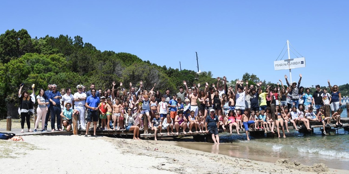Porto Cervo: i giovani di Stella Maris alla scoperta del kayak