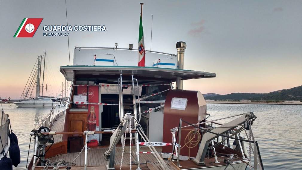 La Maddalena: sequestrata barca-pizzeria con maxi multa
