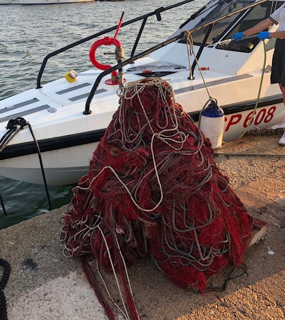 Tavolara, pesca abusiva: sequestrati 300 m di rete
