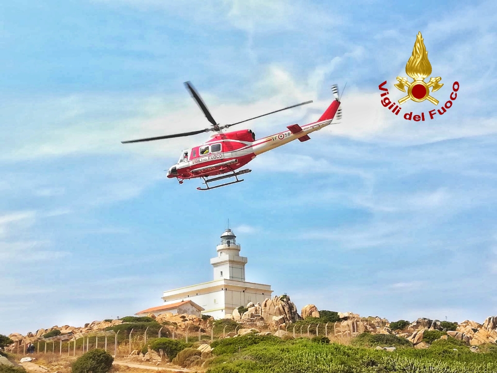 Santa Teresa, malore in zona impervia: interviene l'elicottero Drago Vf58