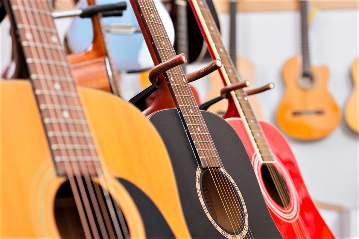 A Luogosanto la chitarra di Alessandro Deiana suona Mertz e Atahualpa