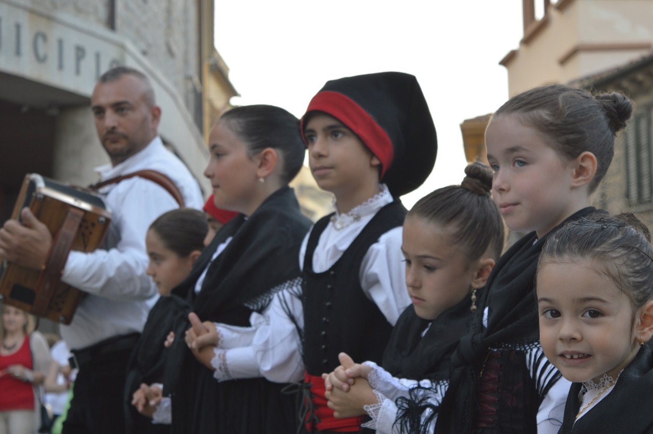 A Luogosanto costumi e balli sardi con il Gruppo Folk “Civitas Mariana”