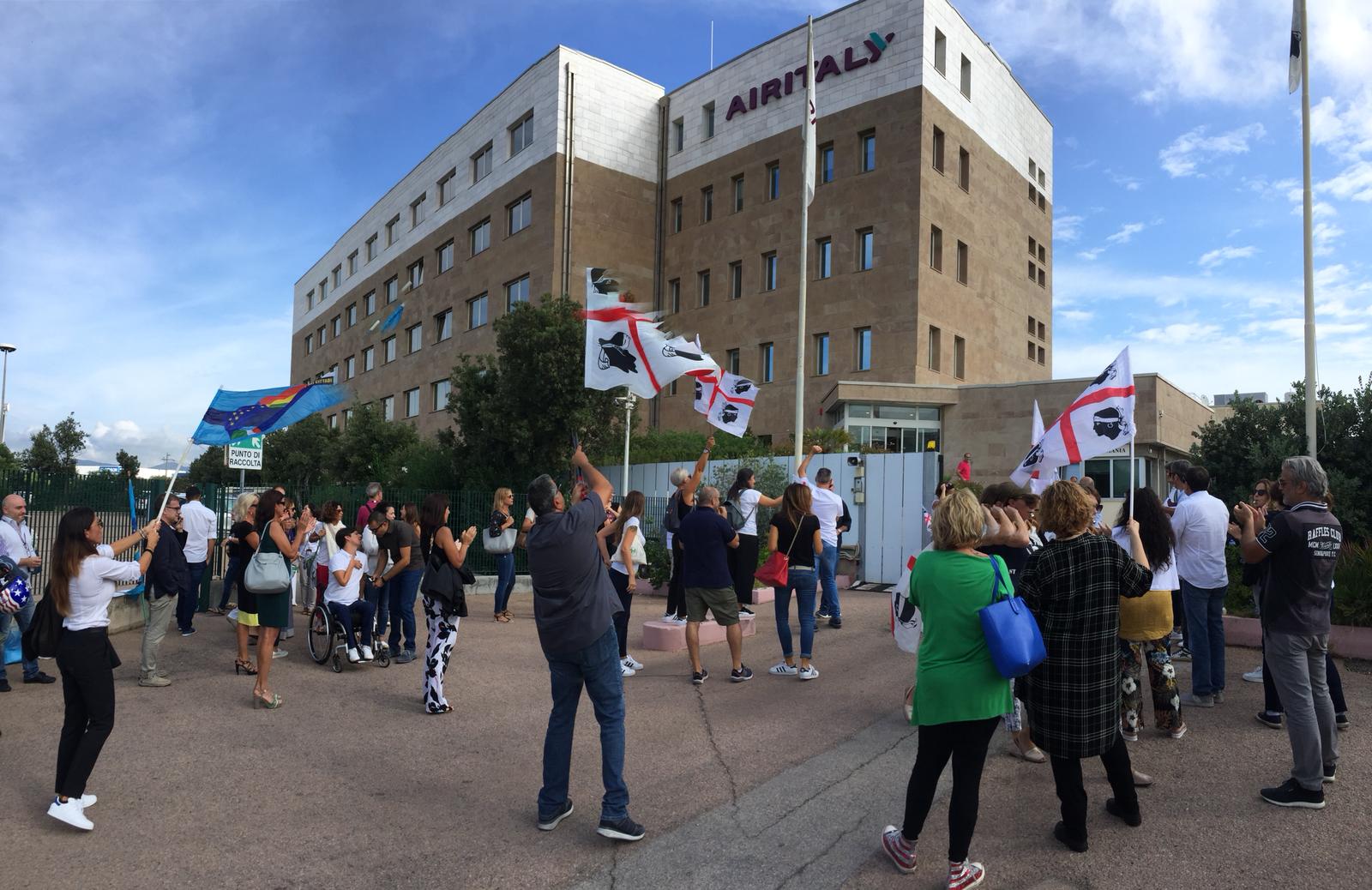 Olbia: flash mob per Air Italy