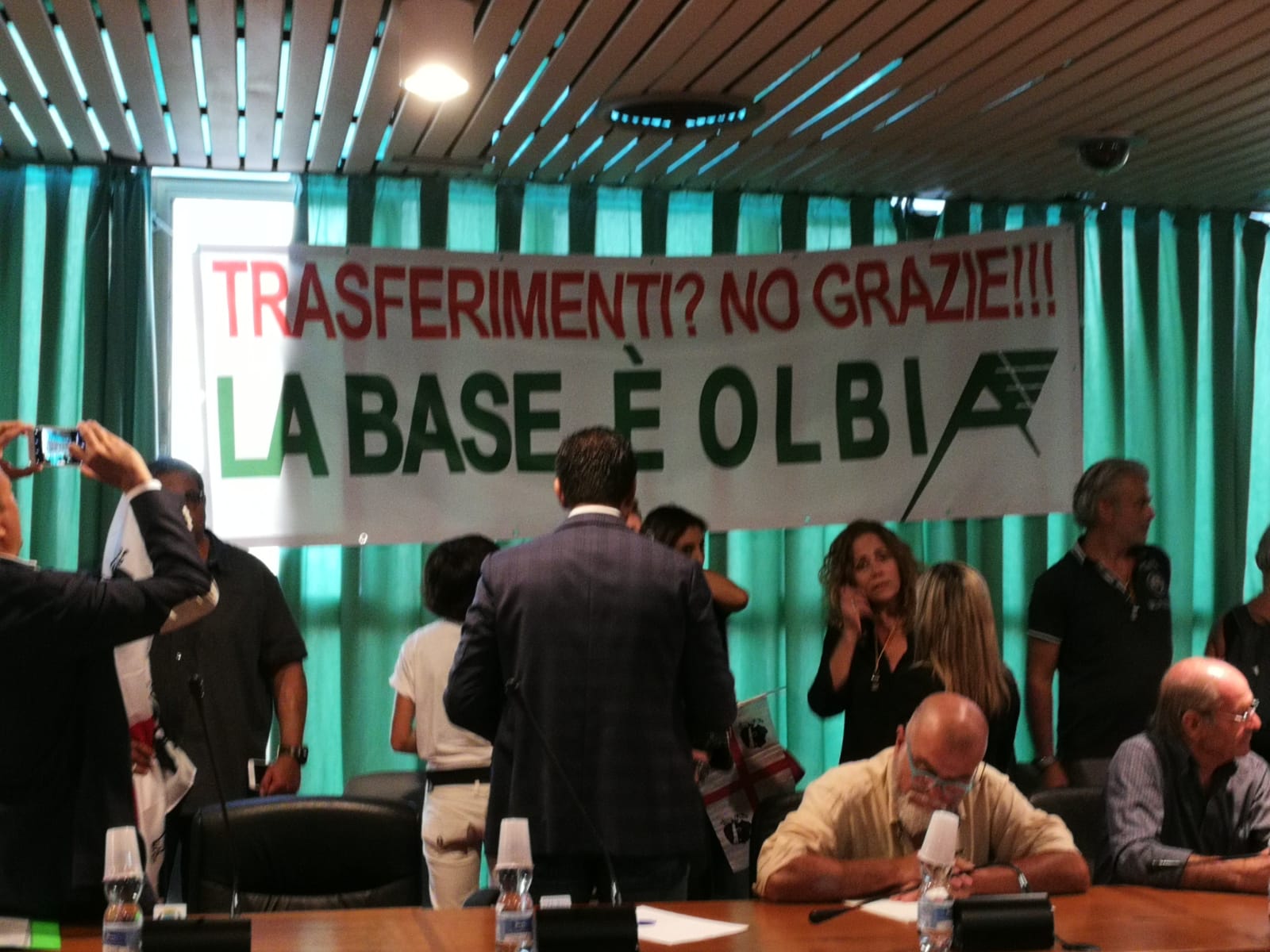 Olbia, vertenza Air Italy: il documento con cui si chiede la sospensione dei trasferimenti