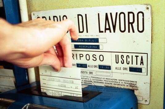 Assenteismo: nei guai 18 dipendenti di una caserma