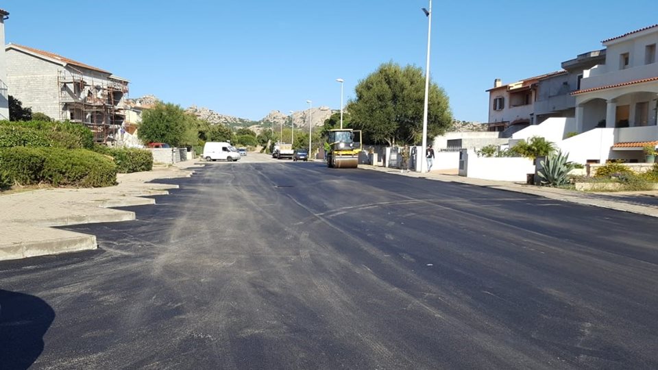 Arzachena: in corso i lavori di ripristino manto stradale