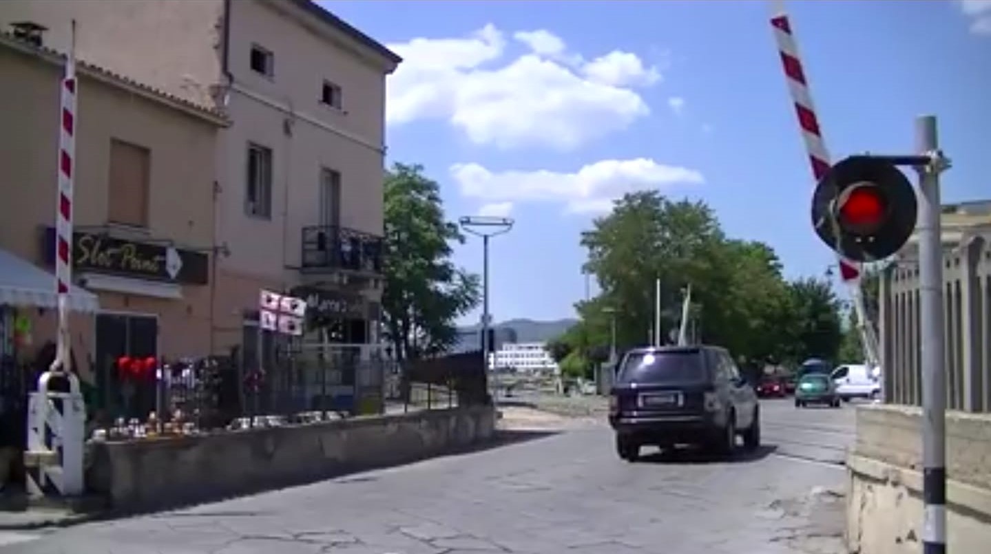 *Video* I passaggi a livello di Olbia: una celebrità nei Paesi Bassi