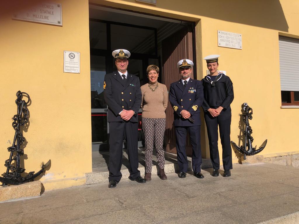 La Maddalena: due ancore per  l'istituto tecnico nautico