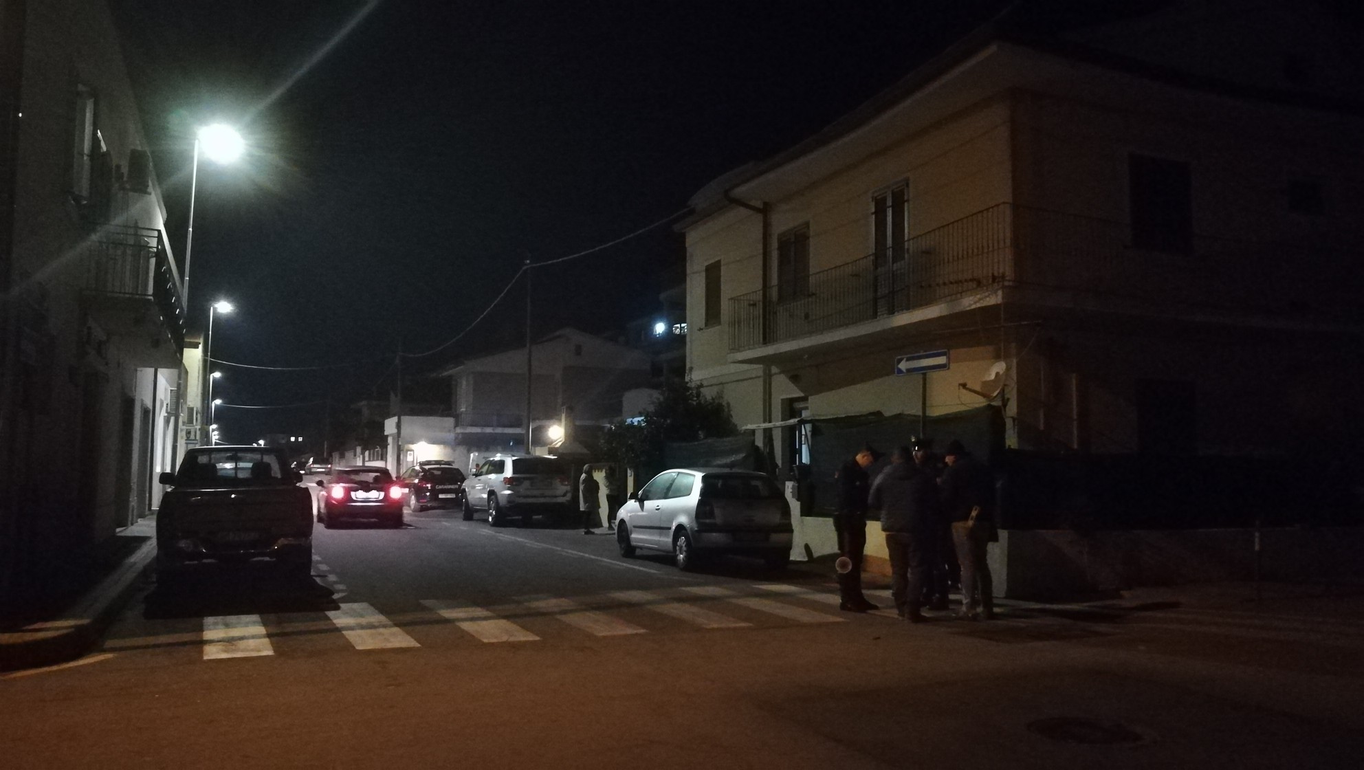 Olbia, attentato contro famiglia: si cercano due ragazzini