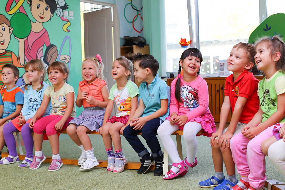 Arzachena, tanti bambini: il comune cerca un locale per l'asilo