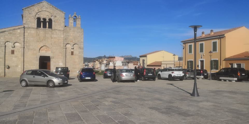 Olbia, San Simplicio: il sagrato si trasforma in parcheggio