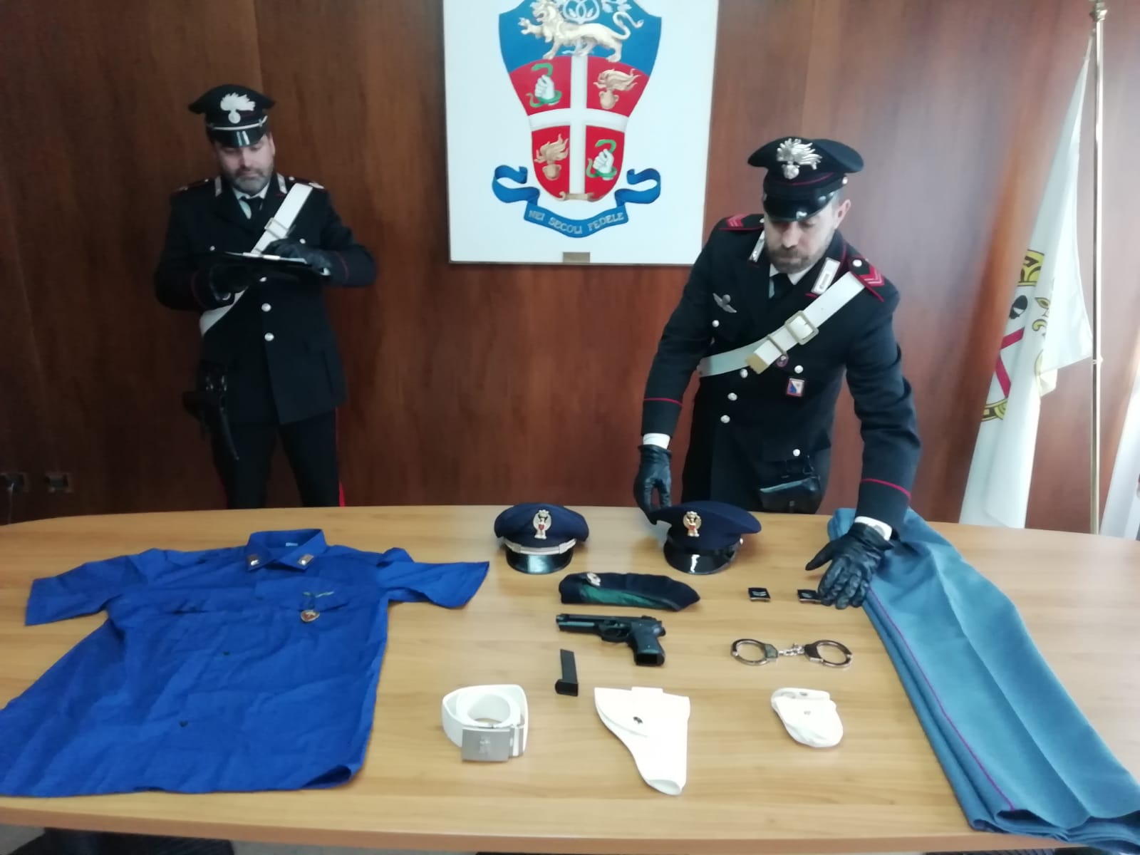 Nord Sardegna, foto in divisa sui social: denunciato finto poliziotto