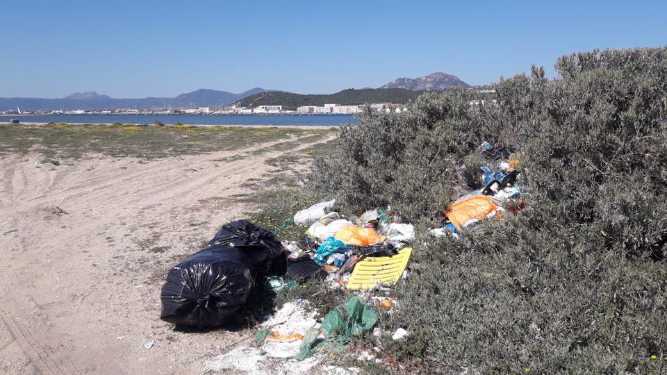 Olbia: nelle spiagge ancora rifiuti e desolazione
